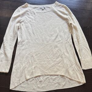 NEW YORK & CO. Cream Long Sleeve Sweater Size Medium